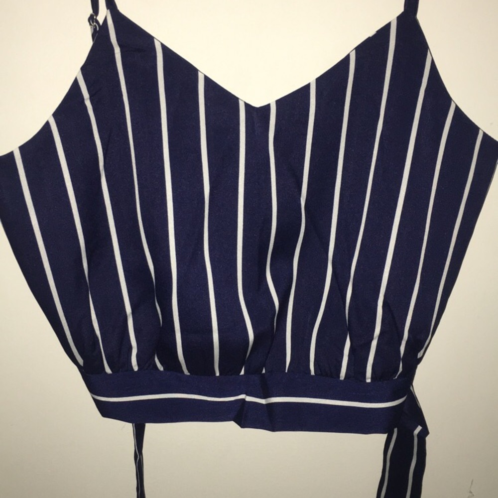 Women’s crop top ‼️